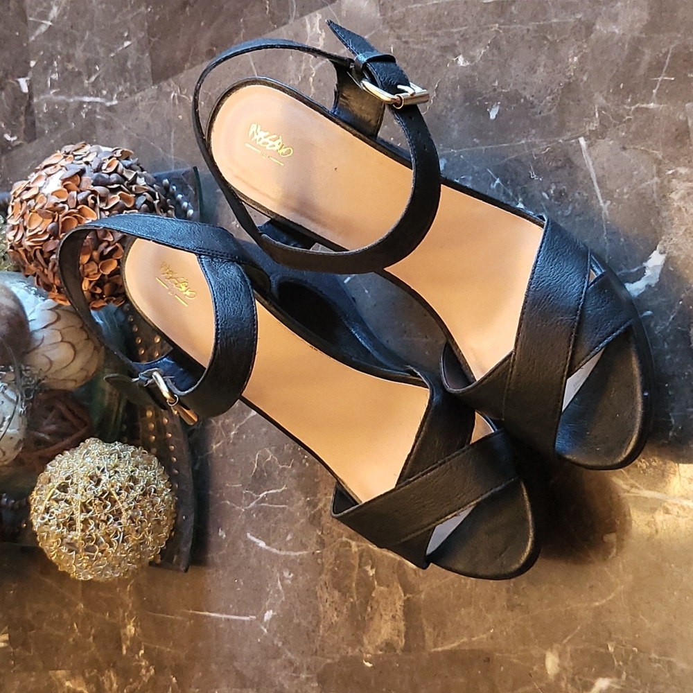 Black open wedge non leather sandle with strap great condition size 11